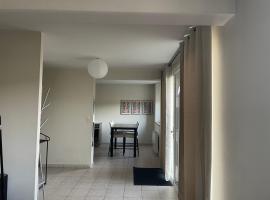 Maison en campagne sur terrain de 800 m2，位于Saint-Germain-le-Guillaume的酒店