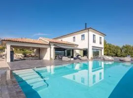 Villa Cypress Hill