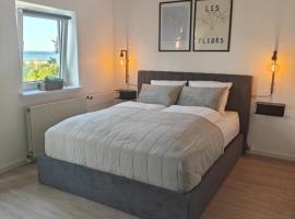 Modern Apartment With Pool & Fitness，位于海耶斯的酒店