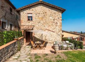 Private Tuscan Villa with Stunning Hill Views，位于穆尔洛的酒店