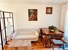 parlementia surf studio，位于比达尔的酒店