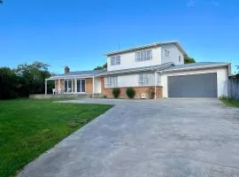 Quiet, private and 5-bedroom holiday house