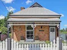 Prince Street Cottage - 1890’s Edwardian Gem