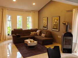 Casa Connect in Barrio Esperanza, 3 Zimmer, Küche, Parking, Sauna, ruhig, central, modern!，位于Hohenau的酒店