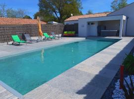 Maison de charme rénovée avec piscine, spa et proximité des plages vendéennes - FR-1-426-464，位于La Garnache的酒店