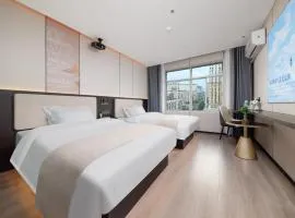 Jiduo Cinema Hotel