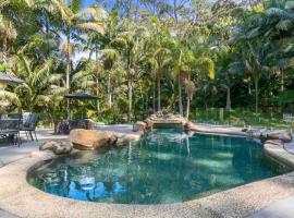 Coastal Rainforest Retreat，位于希罗尔的酒店