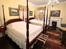 Belmont Inn，位于谢尔比维尔的酒店