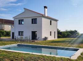 Casa doble con piscina a 1000 m de la playa，位于尼格兰的酒店