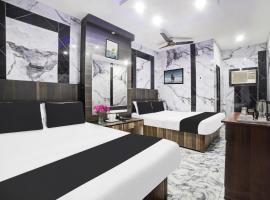Super Hotel O Jamshedpur Near MGM College，位于贾姆谢德布尔的酒店
