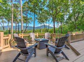 Hillside Manor -Luxury Hot Tub Fireplace Pool Table Wet Bar，位于Afton的酒店