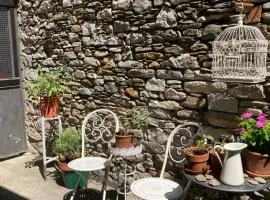 La casina del lago vicino al bosco