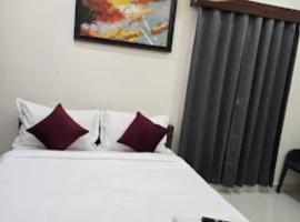 Hotel Yuva，位于海得拉巴的酒店