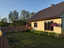 Loo puhkemaja Saaremaal，位于Kudjape的别墅