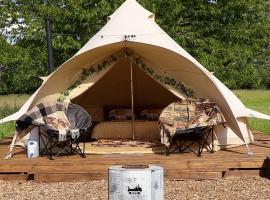 Glamping and Camping at The Orchard，位于Redbourn的酒店