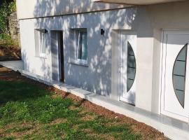 Sobe Godina，位于Materija的带停车场的酒店