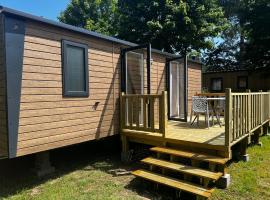 Mobil home neuf à étaples à 5 minutes du touquet，位于埃塔普勒的酒店