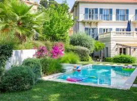 S2 House for 12p swimming pool AC BBQ 10mins from Sea