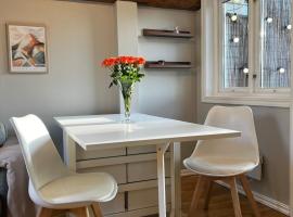 Charming little apartment in Moss，位于莫斯的酒店