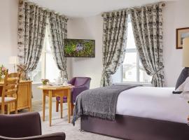 The Royal Marine Apartments and Guest Bedrooms，位于基尔基的酒店