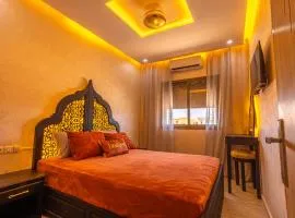 HAGS Apartment - Traditional Modern Apartment, full AC, 10m from airport