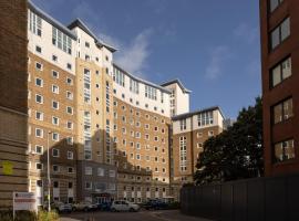 Cranborne House in Bournemouth，位于伯恩茅斯的酒店