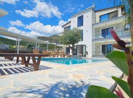 Villa Tonia Livadh Himare，位于希马拉的酒店