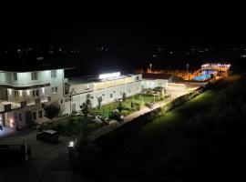Hanna & Solei Hotel，位于培拉特的酒店
