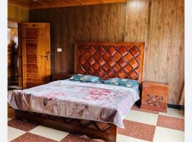 Hotel and guest house NaTHiAGaLi，位于Nathia Gali的酒店