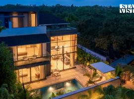 CASA JOE by StayVista luxurious 3BHK villa with Pvt Pool, Bathtub & Complimentary E-bikes，位于瓦加托的乡村别墅