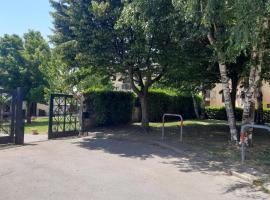 Villa Sara，位于莱科的酒店