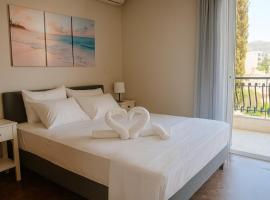 Bright & comfortable apartment for a pleasant stay!，位于瓦里的酒店