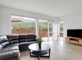 3BR Modern & Spacious Golden Circle Home