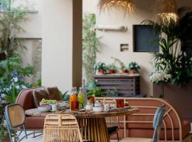 Le Camere Pietrasantine - Garden，位于彼得拉桑塔的酒店