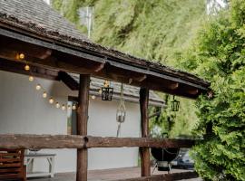 Dom Góra na Mazurach Balia z jacuzzi，位于Góra的酒店