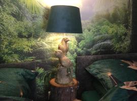 Jungle Lodge，位于拉斯廷顿的酒店