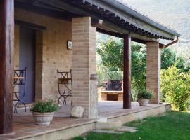 Agriturismo Ulivi e Sentieri，位于福利尼奥的酒店