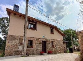 Vivienda de Uso Turístico Los Castaños，位于San Román de Sanabria的酒店