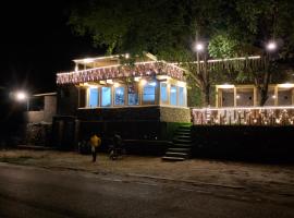 Zoon restaurant and camps，位于Gulmit的酒店