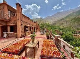 Aux lumières du toubkal Light of Toubkal，位于伊姆利尔的酒店
