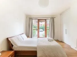 Big Parkside Apartment 2Bed 2Bath with Private Entrance