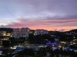 Spacious waterfront apartment, great views & more!