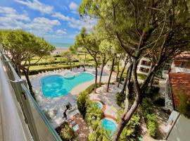 Park Hotel Pineta & Dependance Suite，位于伊拉克里亚马勒的酒店