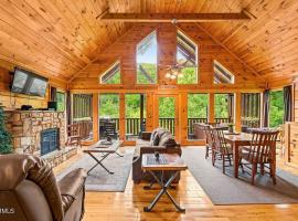 Cubby Bear Smoky Mountain Cabin - Summer Specials!，位于赛维尔维尔的酒店