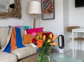Ocean Drive Deluxe Apartment Continental Breakfast & Tray
