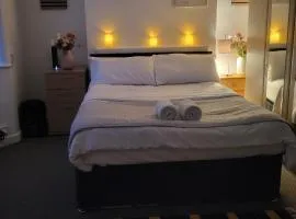 Lovely room very close to Manchester airport