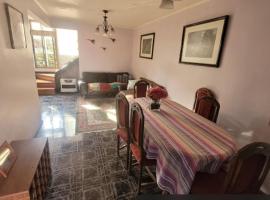 Habitaciones en casa，位于圣地亚哥的酒店