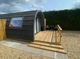 Pine Lodge Posh Glamping With Wood Fired Hot Tub & Big Lincolnshire Skies