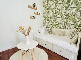 Nice studio with a terrace，位于勒瓦卢瓦-佩雷的住宿