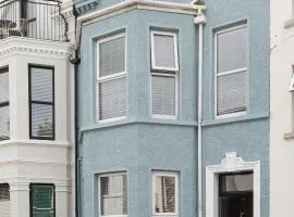 1BR-3BR Apartments in Bangor, Mins to Seafront & High St